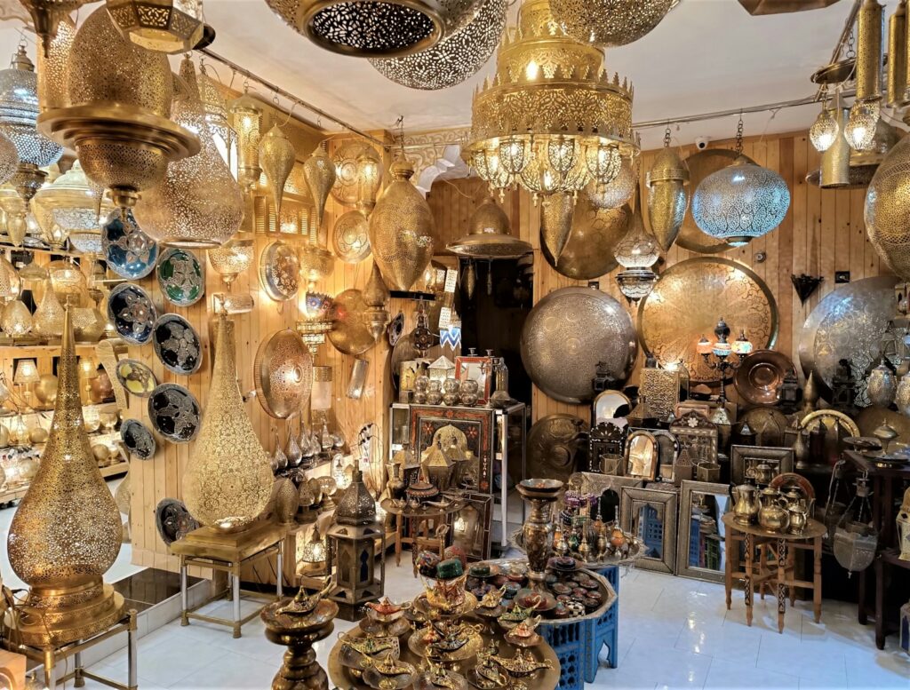 a room filled with lots of different types of Moroccan lights